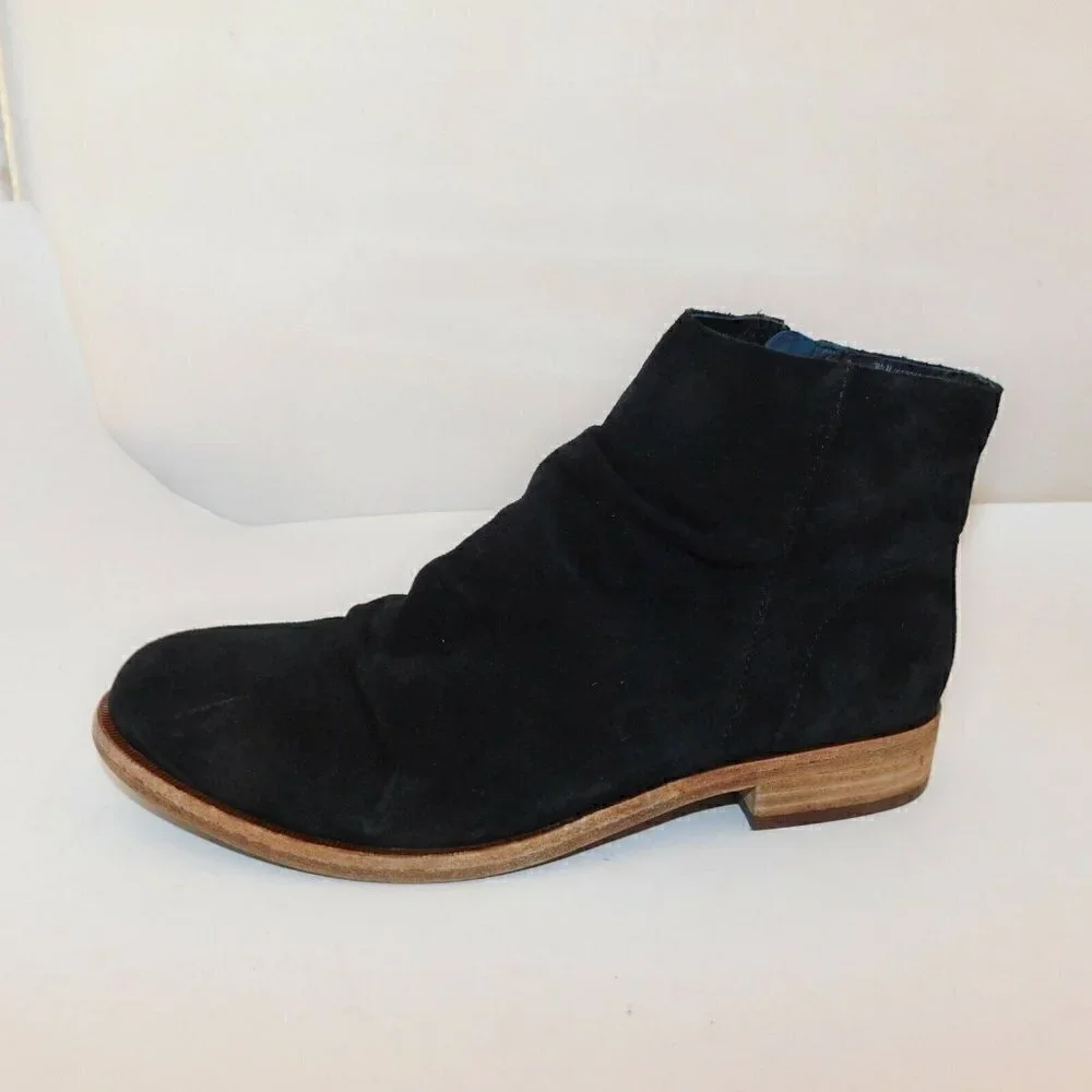 KORK-Ease Giba Ruched Black Suede Bootie‎ women’s 6 M